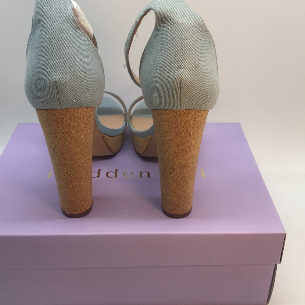 Madden Girl
Women's Suzy C Denim Sandals, Denim Blue Size 9.5 - Picture 7 of 16